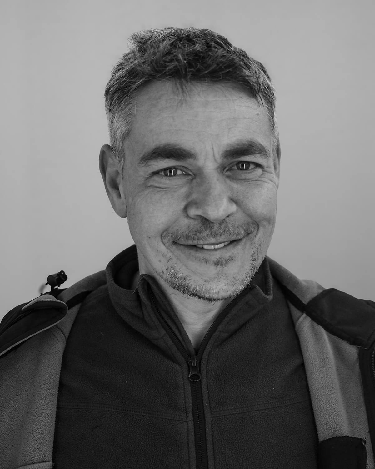 Porträtfoto-Dennis-01